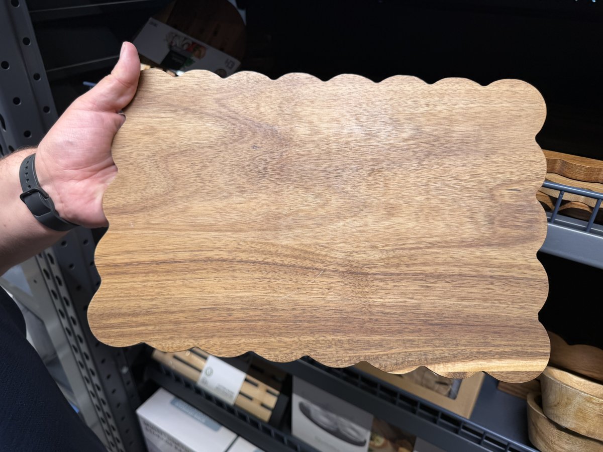 HC Scalloped edge wooden rectangular board 60x24x1.5cm