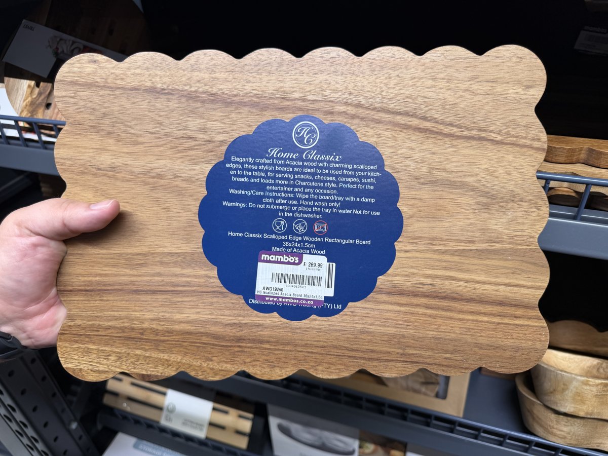 HC Scalloped edge wooden rectangular board 36x24x1.5cm